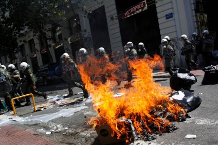 Zamieszki w Grecji. Fot: PIAZZA del POPOLO / Flickr - CC
