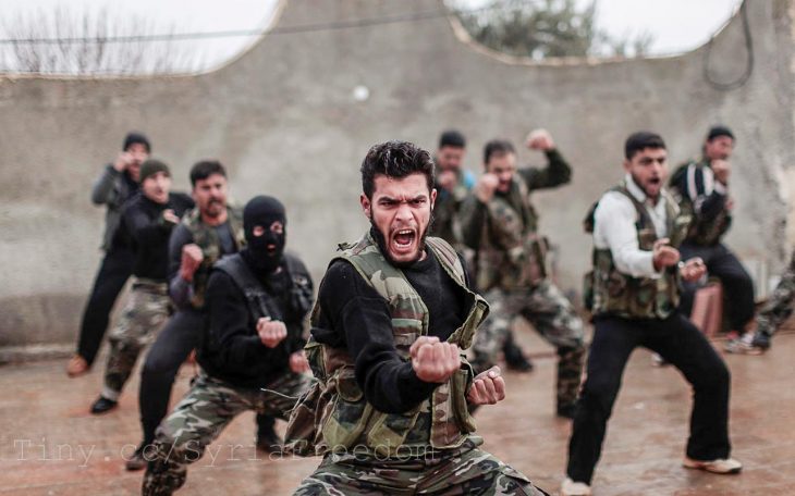 Ćwiczenia syryjskich rebeliantów (fot. Flickr: FreedomHouse / CC)