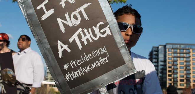 Protesty przeciw brutalności policji po śmierci Freddiego Graya (fot. Fibonacci Blue/Flickr/CC)