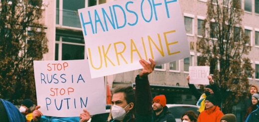 Co to jest populizm i jak rozpoznać go w polityce?