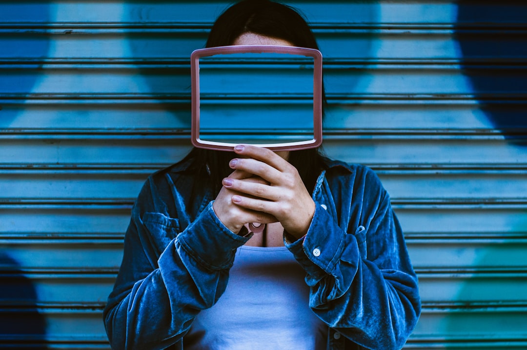 Wojna informacyjna – jak rozpoznać manipulację w mediach?
