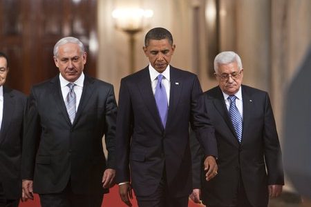 Od lewej: Benjamin Netanjahu, Barack Obama i Mahmud Abbas (Źródło: TVN24.pl)