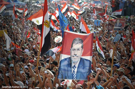 Zgromadzeni na Placu Tahrir zwolennicy Morsiego cieszą się z jego wygranej (Flickr: Jonathan Rashad-CC)