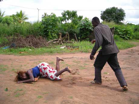 W RPA ofiarą przemocy pada wielka liczba kobiet (Zdjęcie: cozay.com)